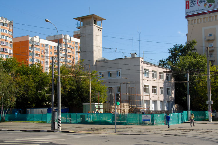 Пожарная часть с каланчей на Авиамоторной улице, Москва