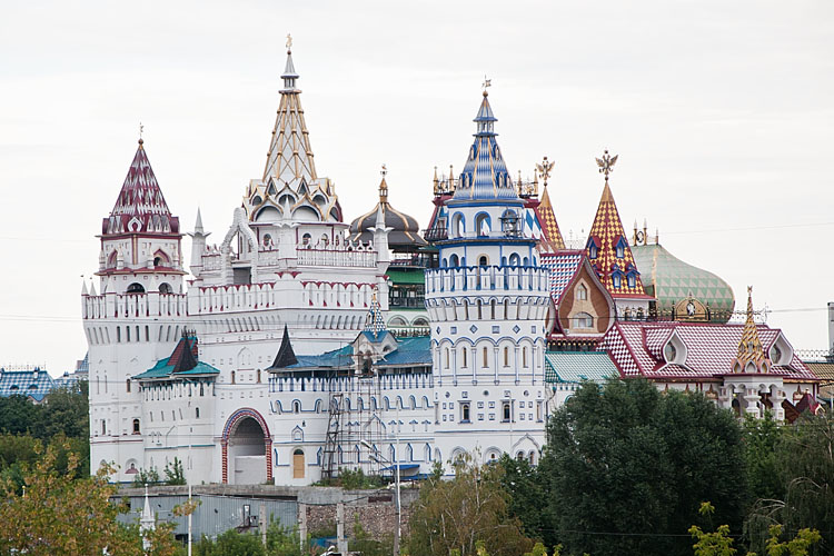 Измайловский вернисаж в Москве