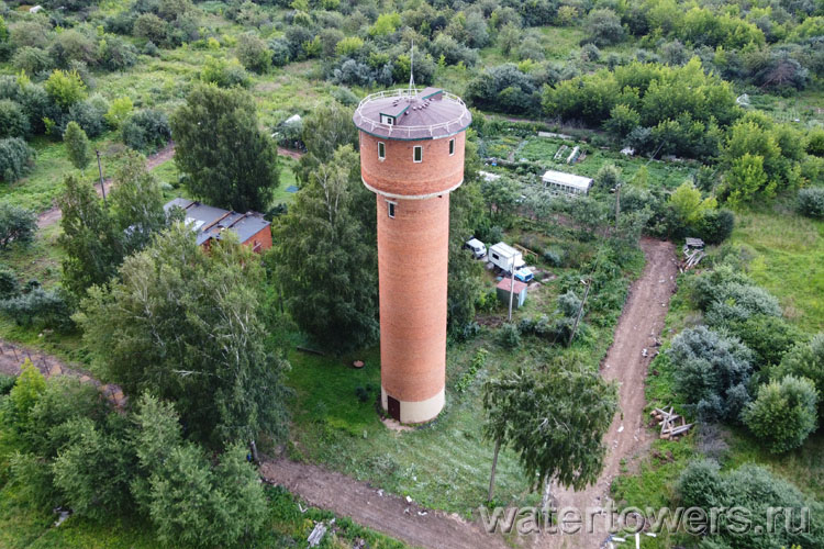 Водонапорная башня в поселке Дубровицы